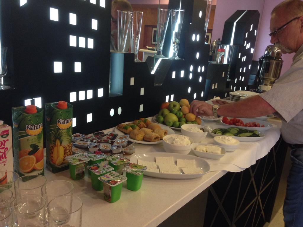 Bulvar Inn Baku Ngoại thất bức ảnh