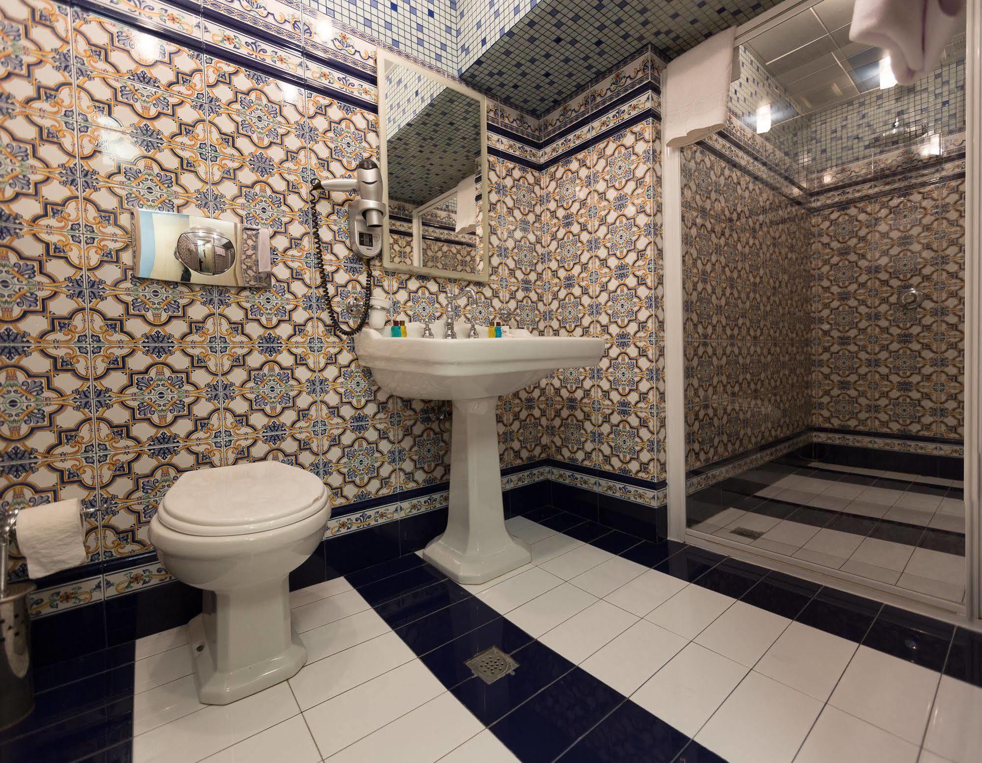 Bulvar Inn Baku Ngoại thất bức ảnh