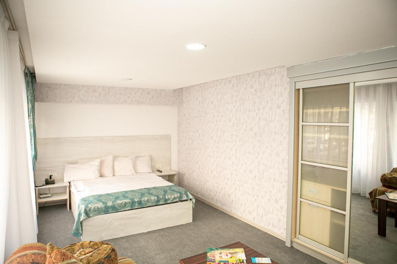 Bulvar Inn Baku Ngoại thất bức ảnh