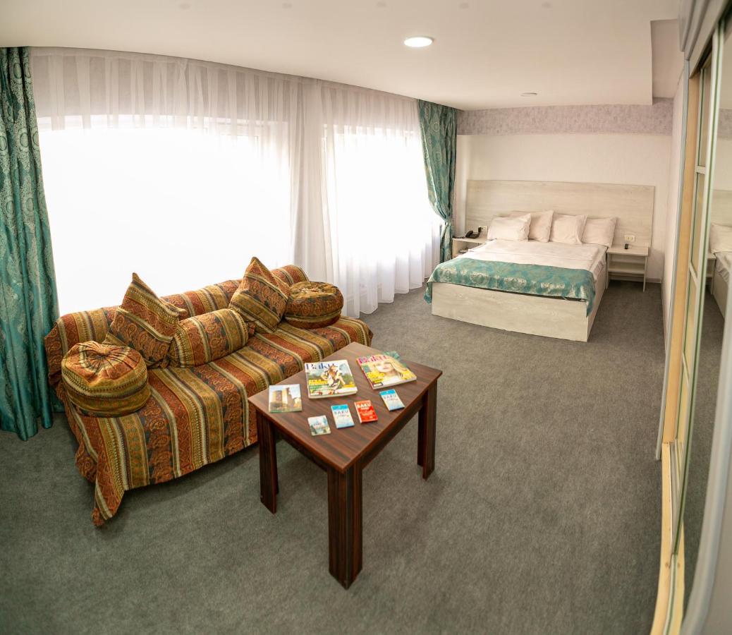 Bulvar Inn Baku Ngoại thất bức ảnh