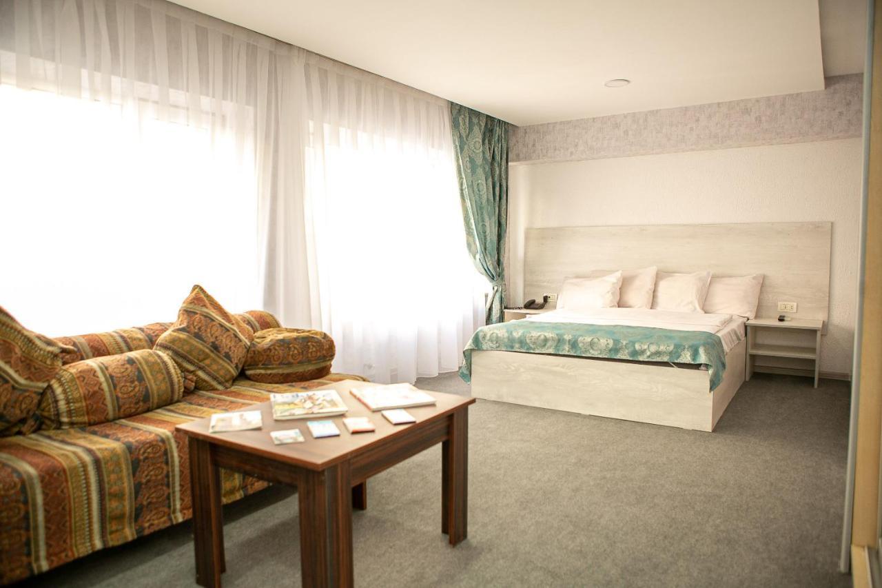 Bulvar Inn Baku Ngoại thất bức ảnh