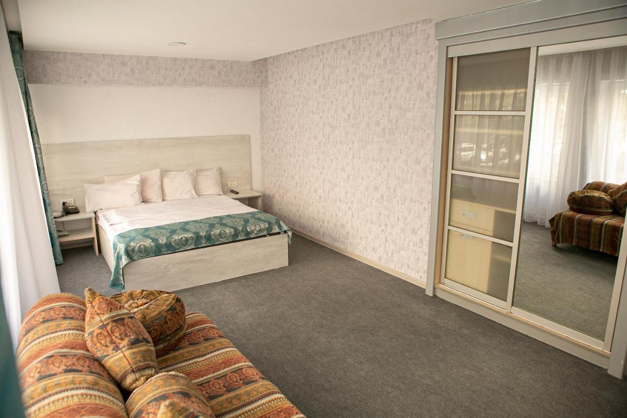 Bulvar Inn Baku Ngoại thất bức ảnh
